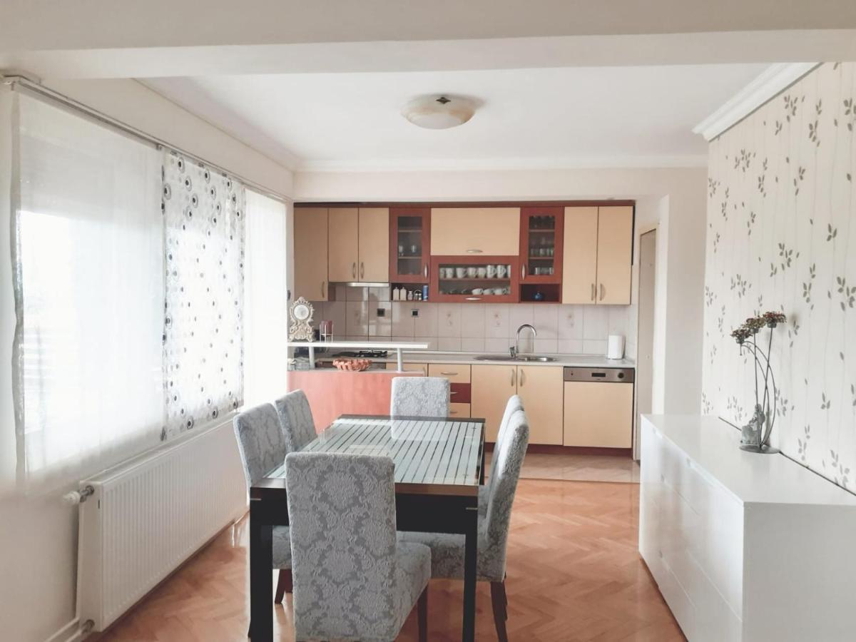 Spacious 80M2 Apartment In The Center Любушки Экстерьер фото